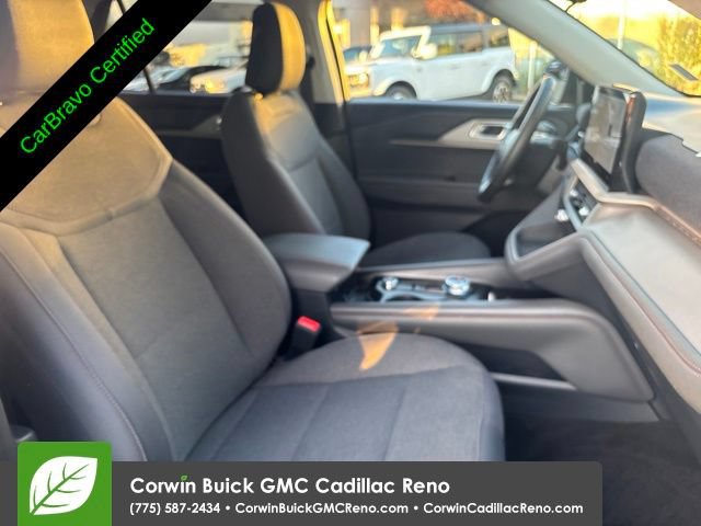 Used 2025 Ford Explorer Active AWD/4WD image 34