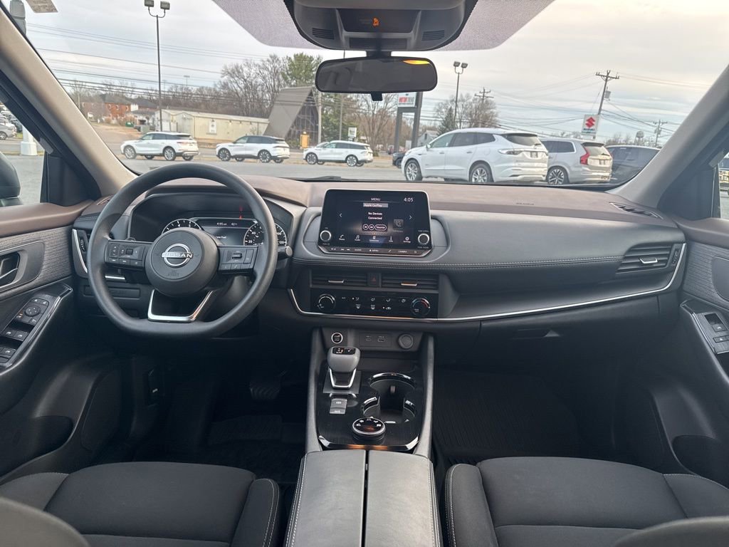 Used 2023 Nissan Rogue S image 21