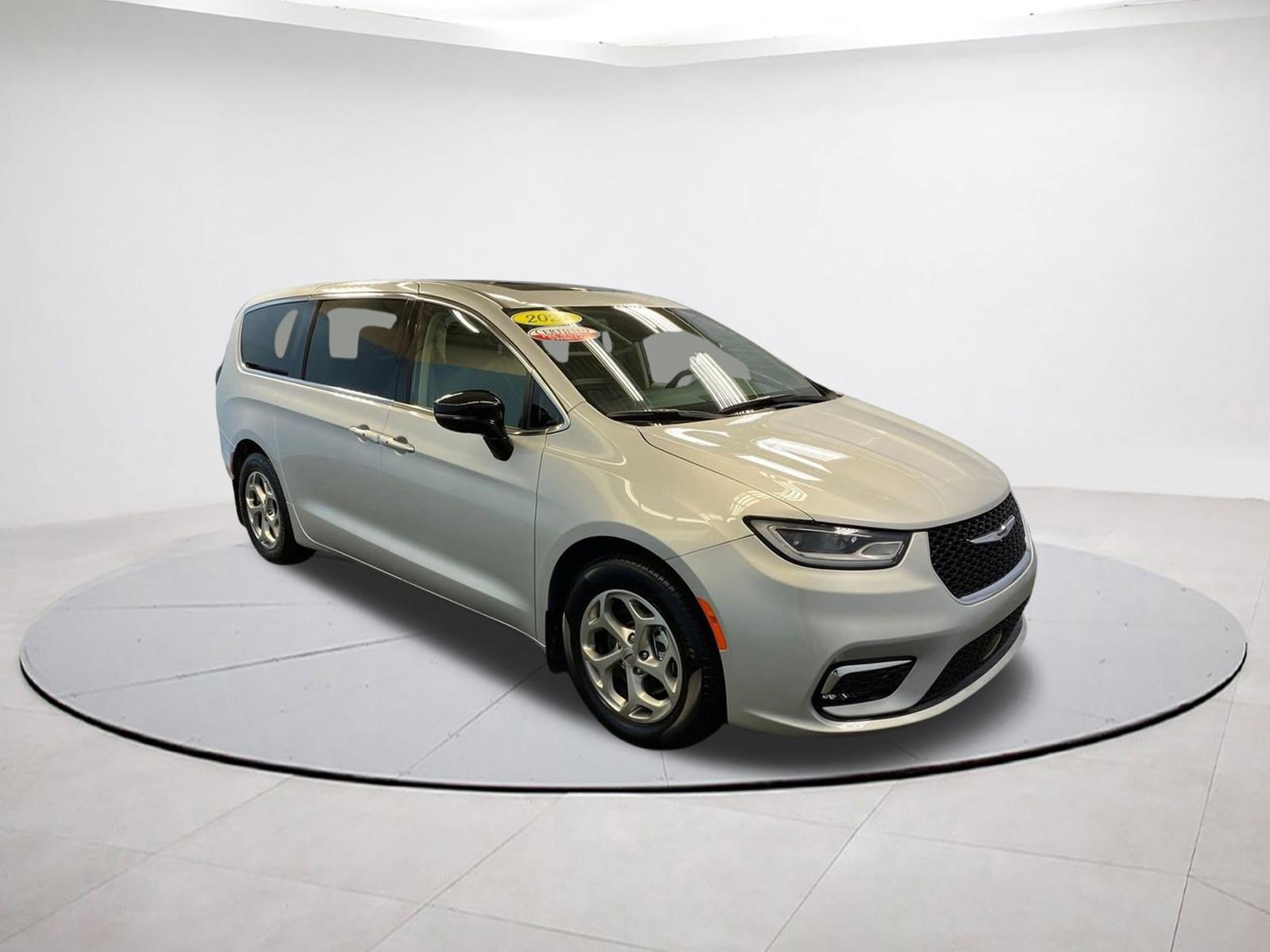 Certified 2024 Chrysler Pacifica Limited