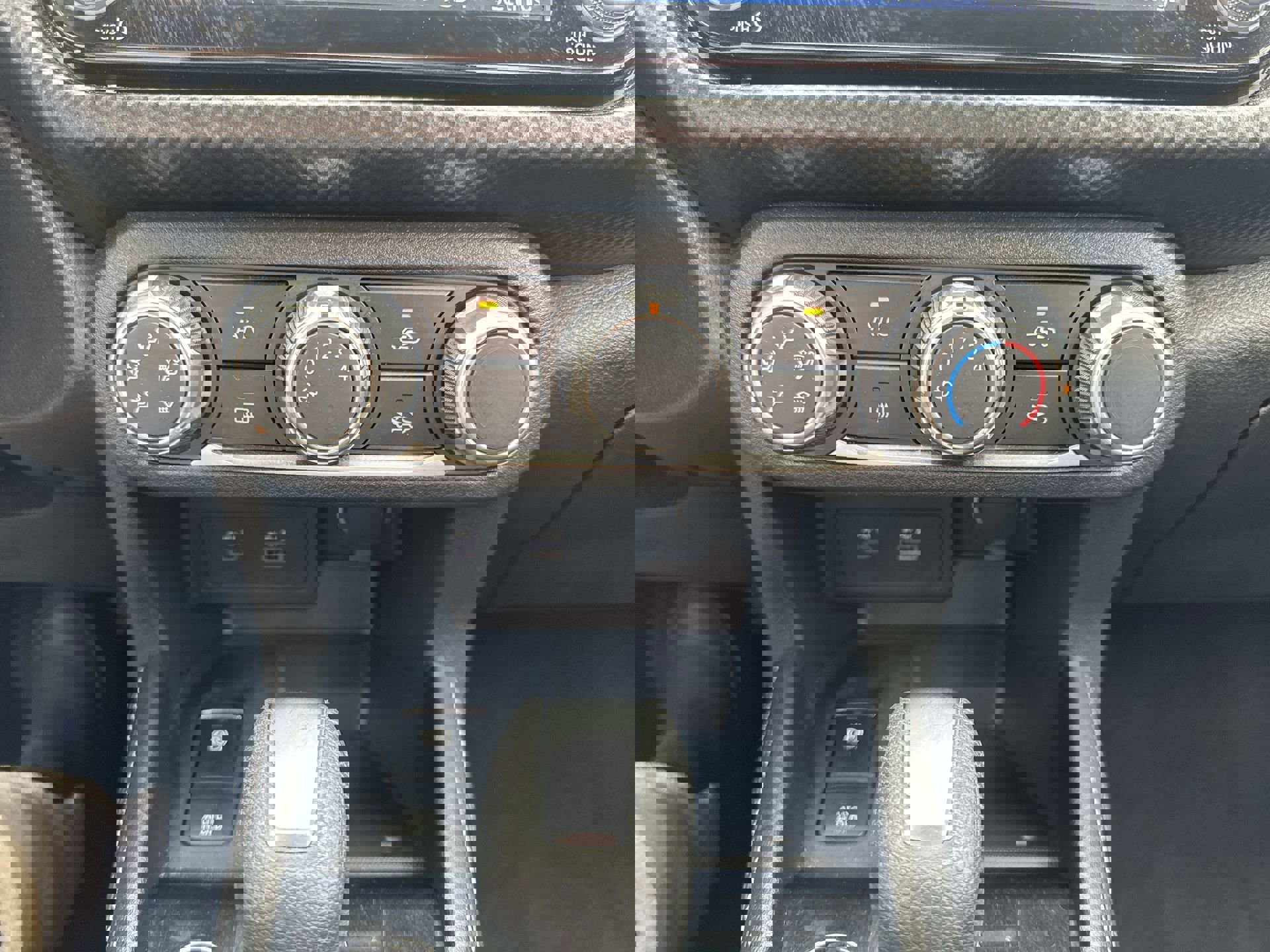 Used 2023 Nissan Kicks SV w/ Interior Electronics Package image 18