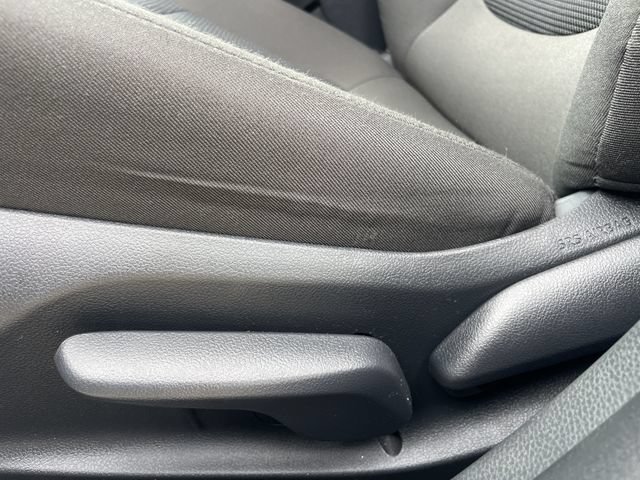 Used 2025 Toyota RAV4 LE AWD/4WD image 24