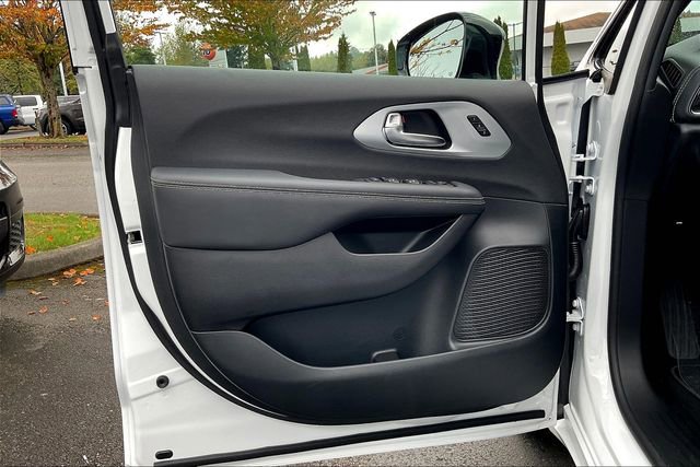 New 2026 Chrysler Pacifica Limited w/ S Appearance Package image 22
