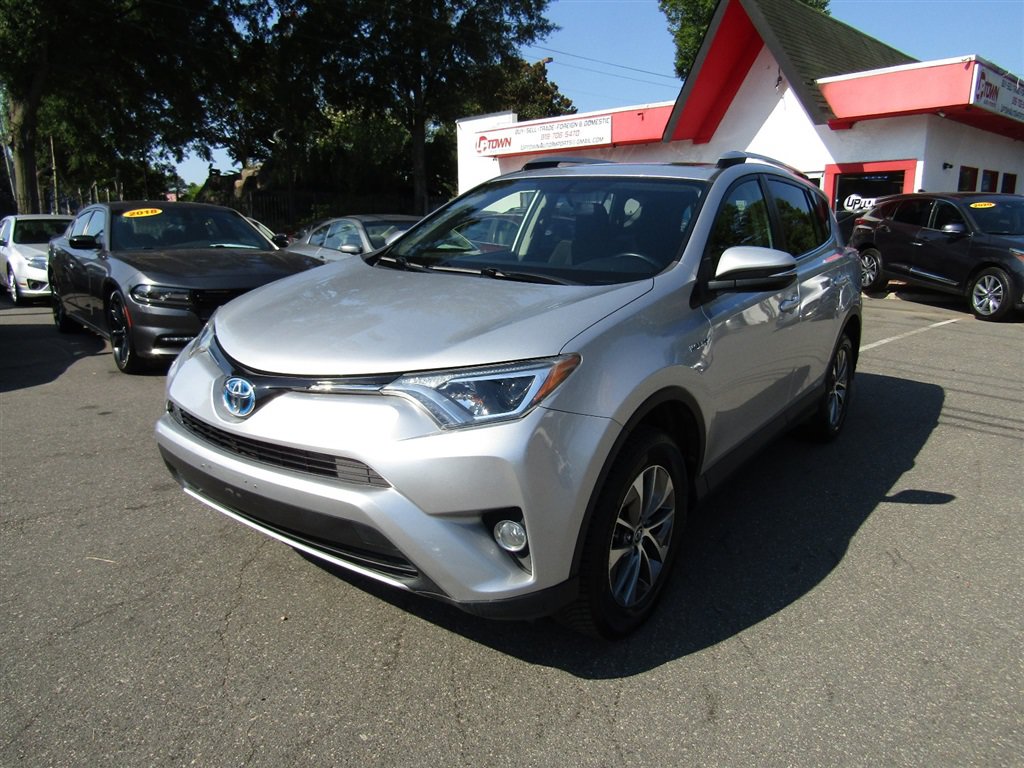 Used 2016 Toyota RAV4 XLE AWD/4WD image 1