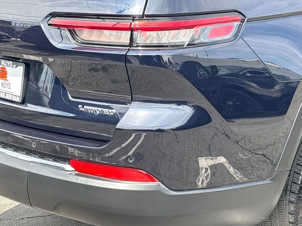 Used 2023 Jeep Grand Cherokee L Limited RWD image 6