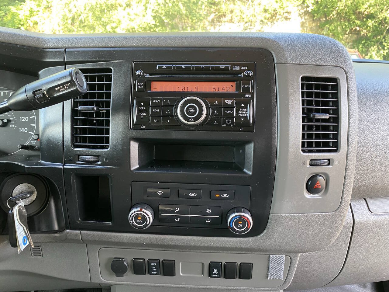 Used 2016 Nissan NV 2500 SV RWD image 13