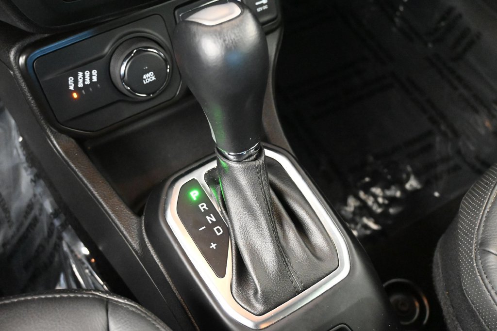 Used 2023 Jeep Renegade Limited w/ Limited Elite Group AWD/4WD image 22