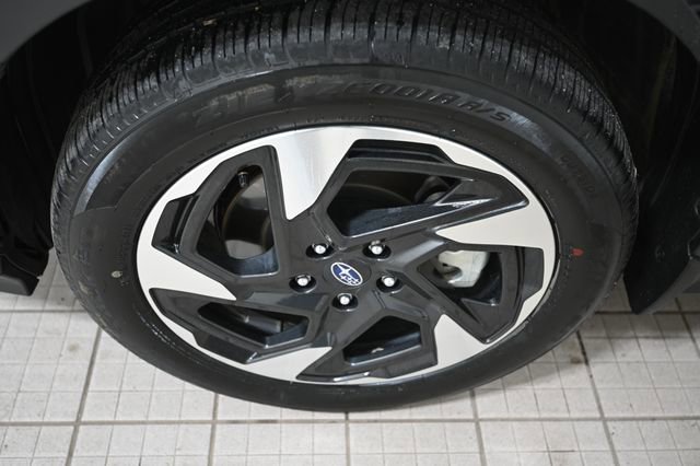 Used 2024 Subaru Crosstrek 2.5i Limited AWD/4WD image 17