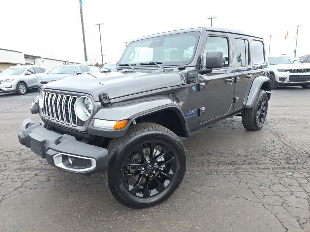 Used 2025 Jeep Wrangler Unlimited Sahara w/ Safety Group image 2