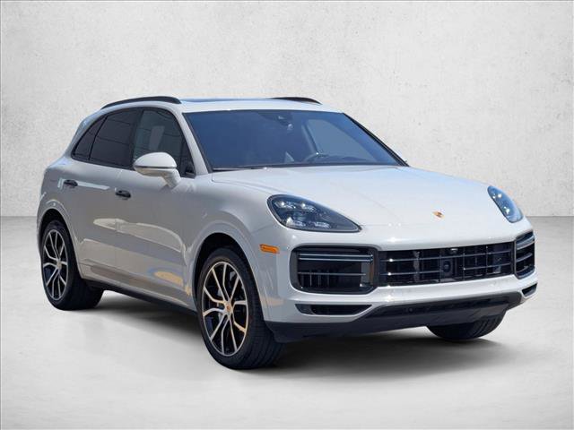 Used 2022 Porsche Cayenne Turbo image 3