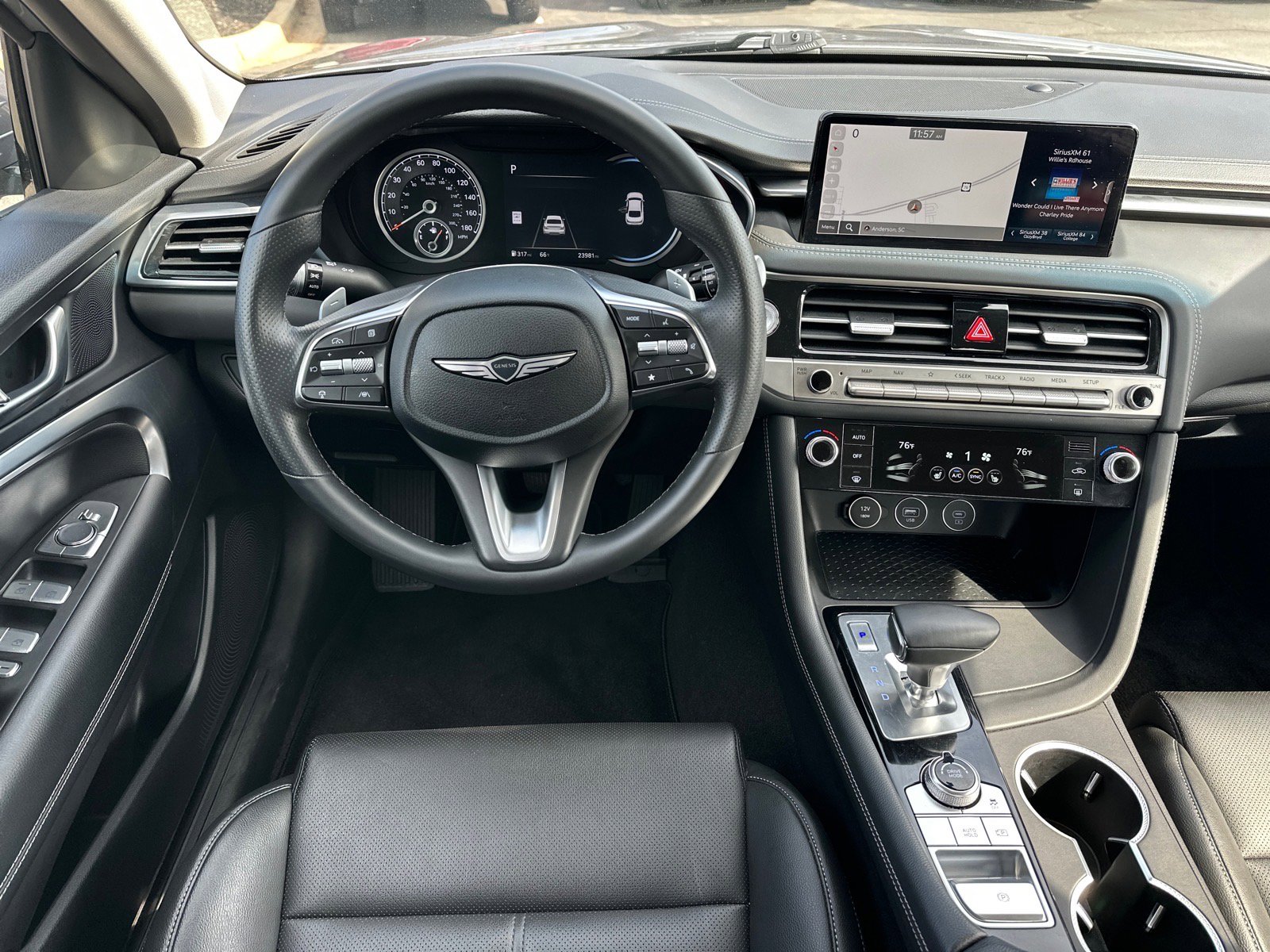 Used 2025 Genesis G70 2.5T image 7