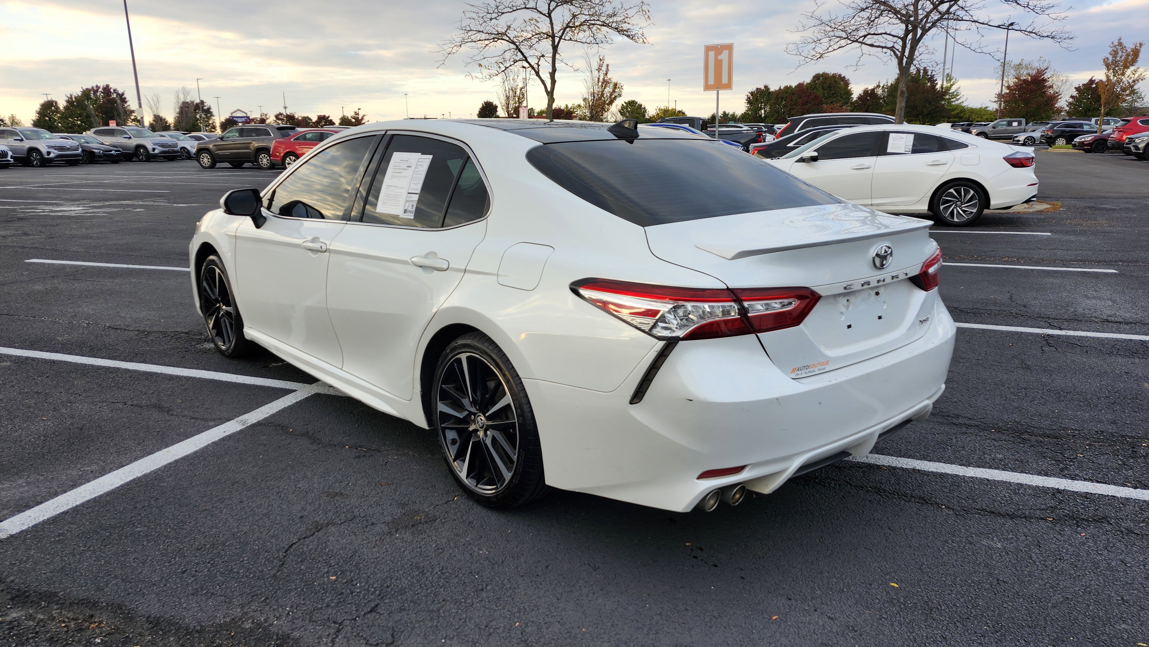 Used 2020 Toyota Camry XSE image 7