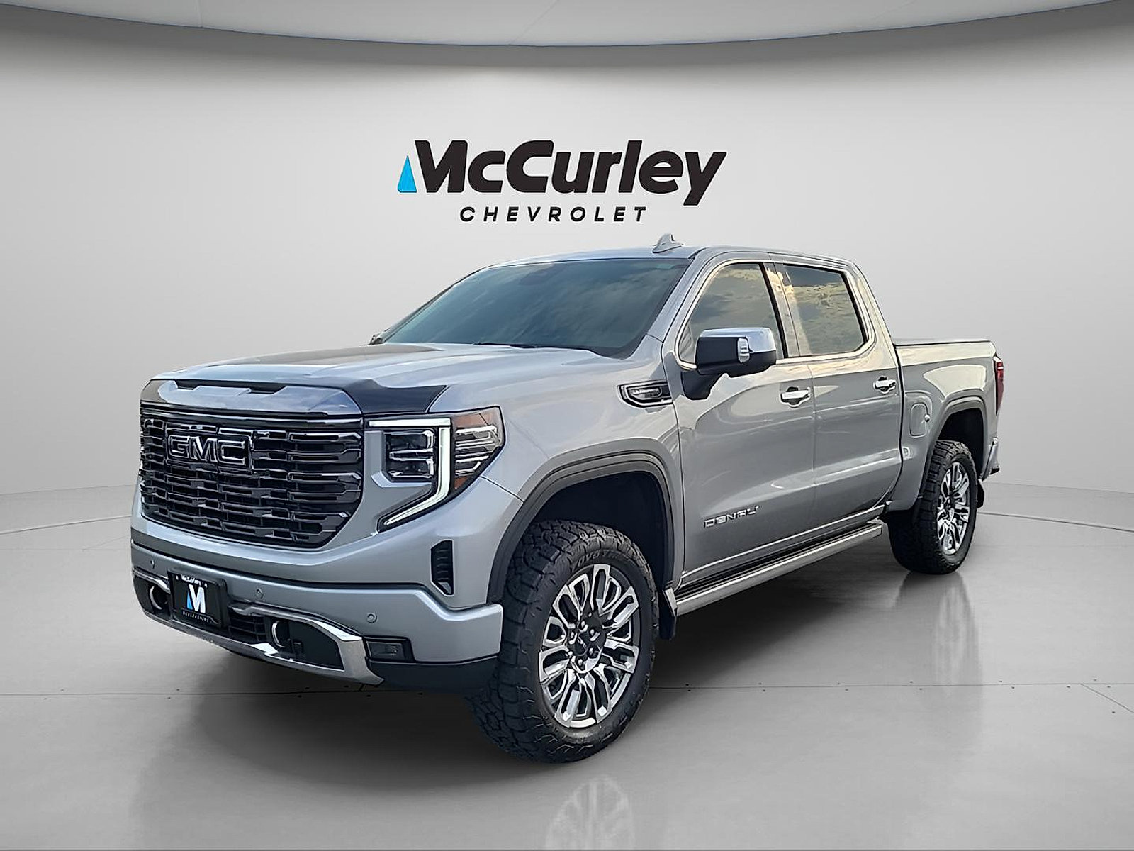 Used 2024 GMC Sierra 1500 Denali Ultimate AWD/4WD image 3