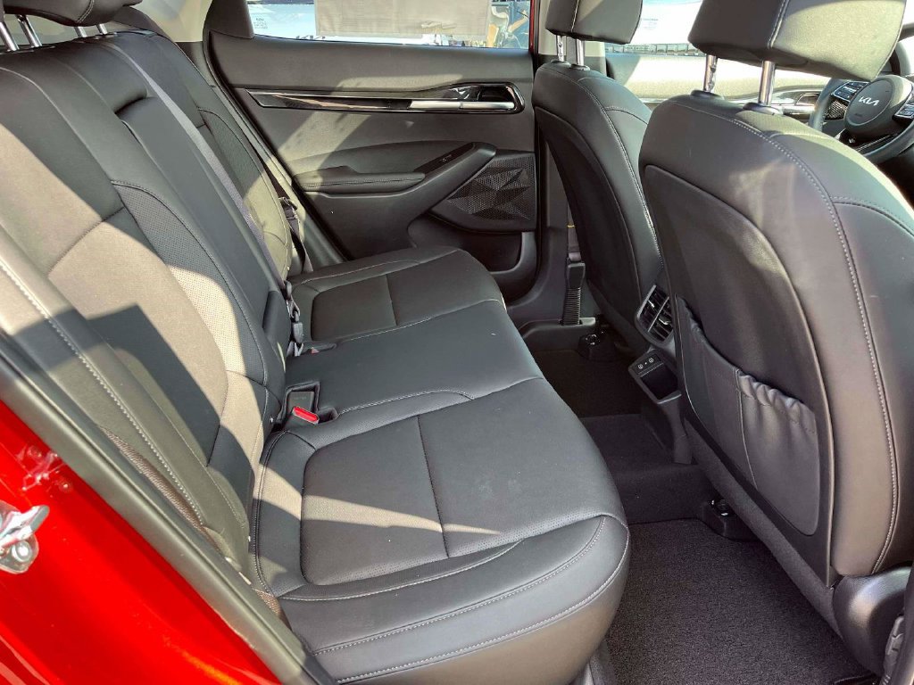Certified 2026 Kia Seltos SX w/ SX Sunroof Package AWD/4WD image 10