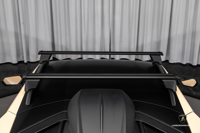 Used 2024 Lamborghini Huracan Sterrato image 11