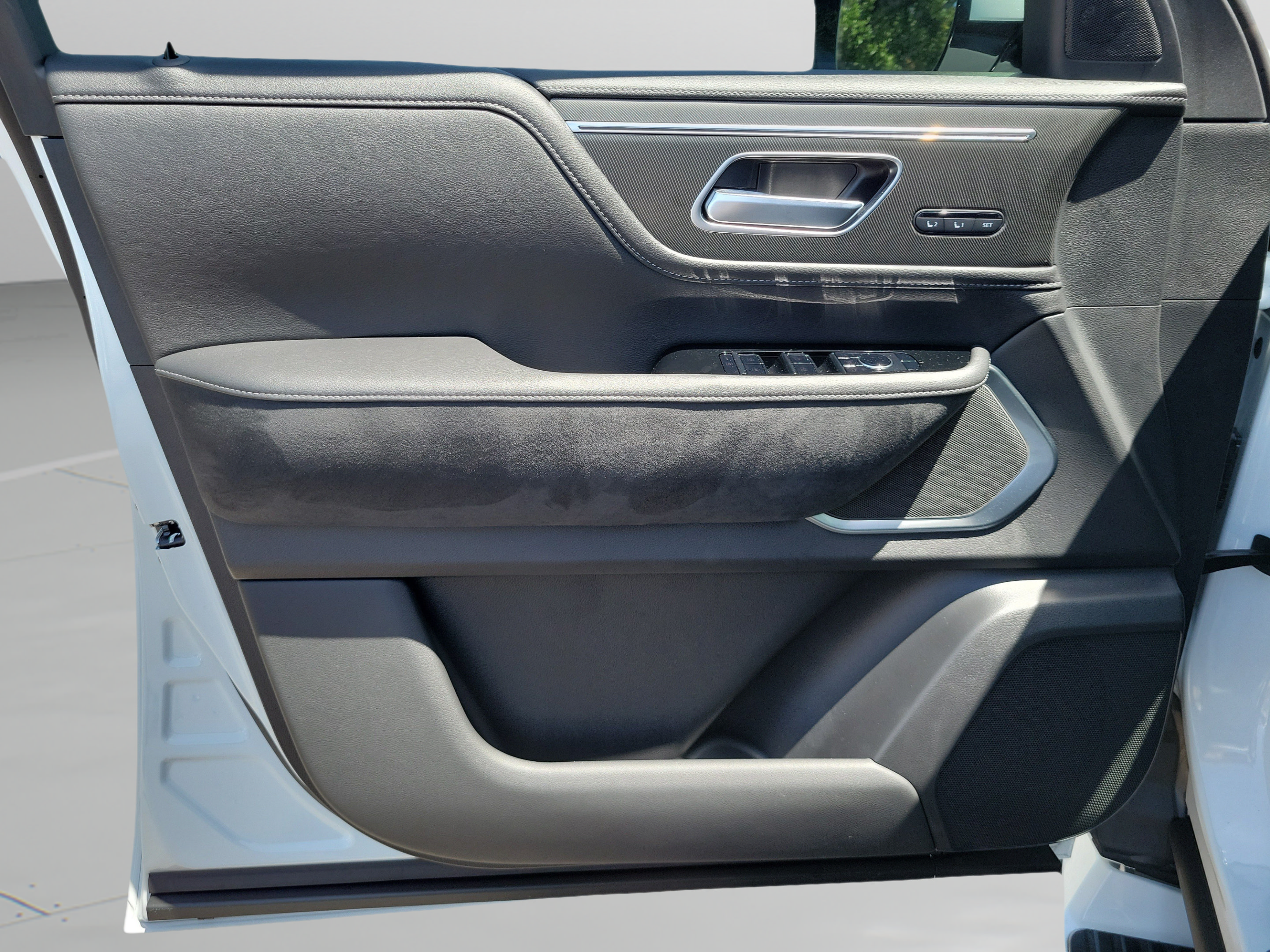 New 2027 INFINITI QX80 Luxe w/ Cargo Package AWD/4WD image 21