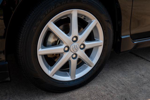 Used 2017 Toyota Prius C One FWD image 14