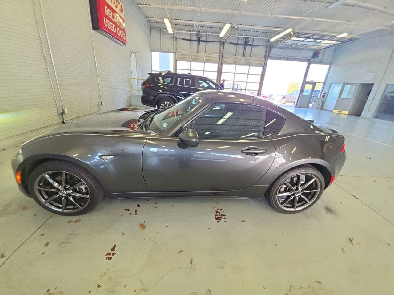 Used 2017 MAZDA MX-5 Miata RF Grand Touring RWD image 9
