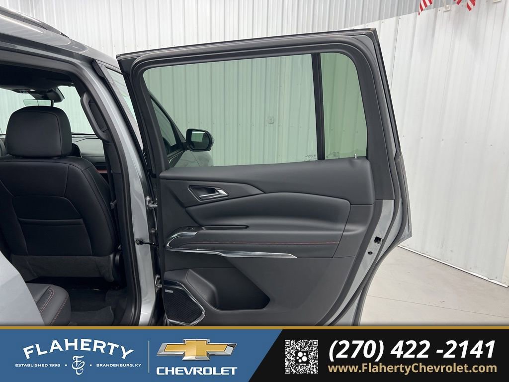 Used 2025 Chevrolet Traverse Z71 w/ Enhanced Driving Package image 12