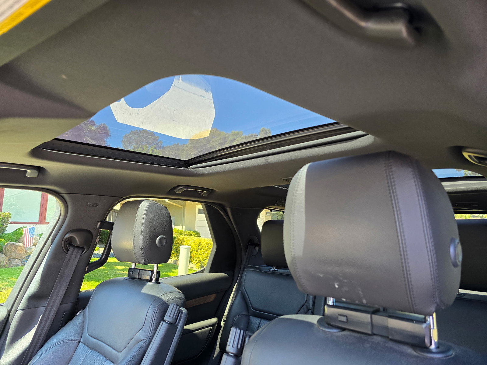 Used 2018 Land Rover Discovery HSE image 26