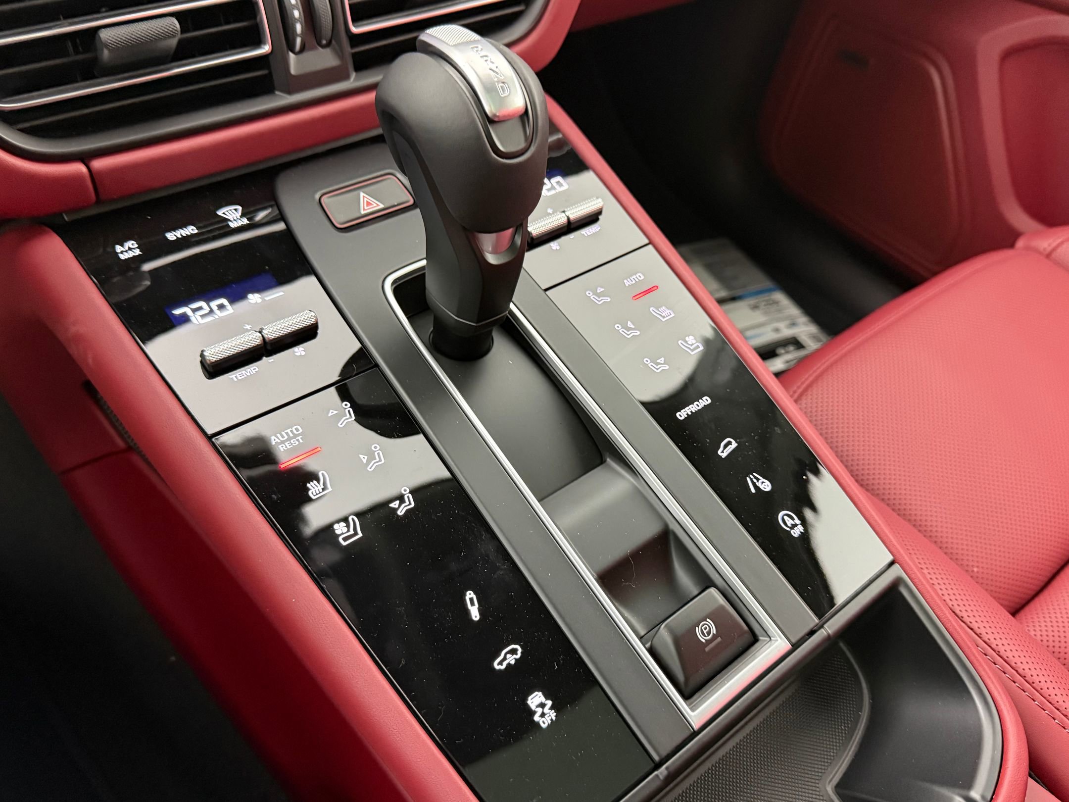 New 2026 Porsche Macan Turbo AWD/4WD image 26