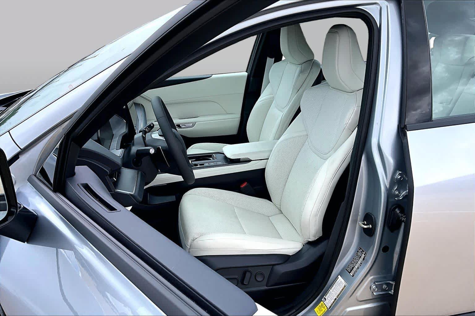Used 2026 Lexus ES 500e AWD/4WD image 7