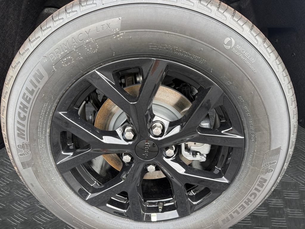 New 2026 Jeep Grand Cherokee Altitude AWD/4WD image 20