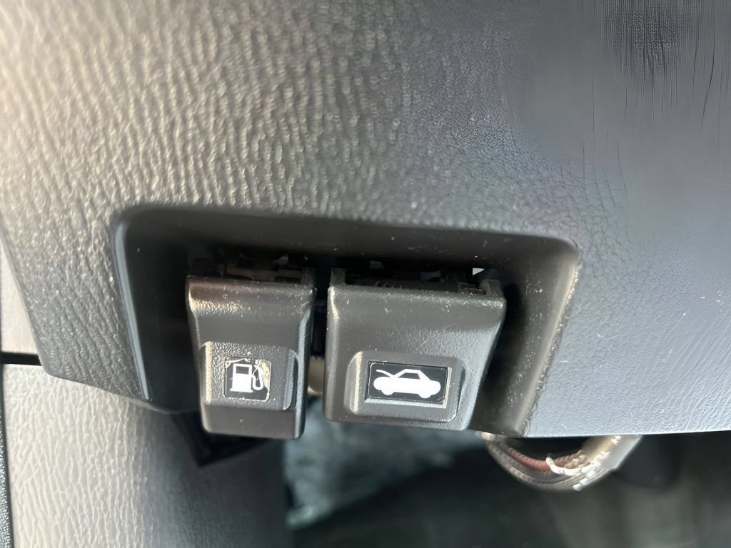 Used 2019 Toyota Yaris LE FWD image 19