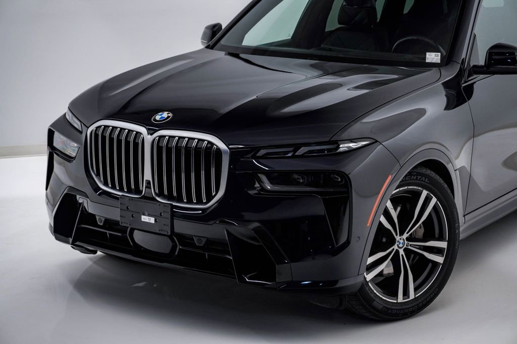 Used 2024 BMW X7 xDrive40i w/ M Sport Package image 4