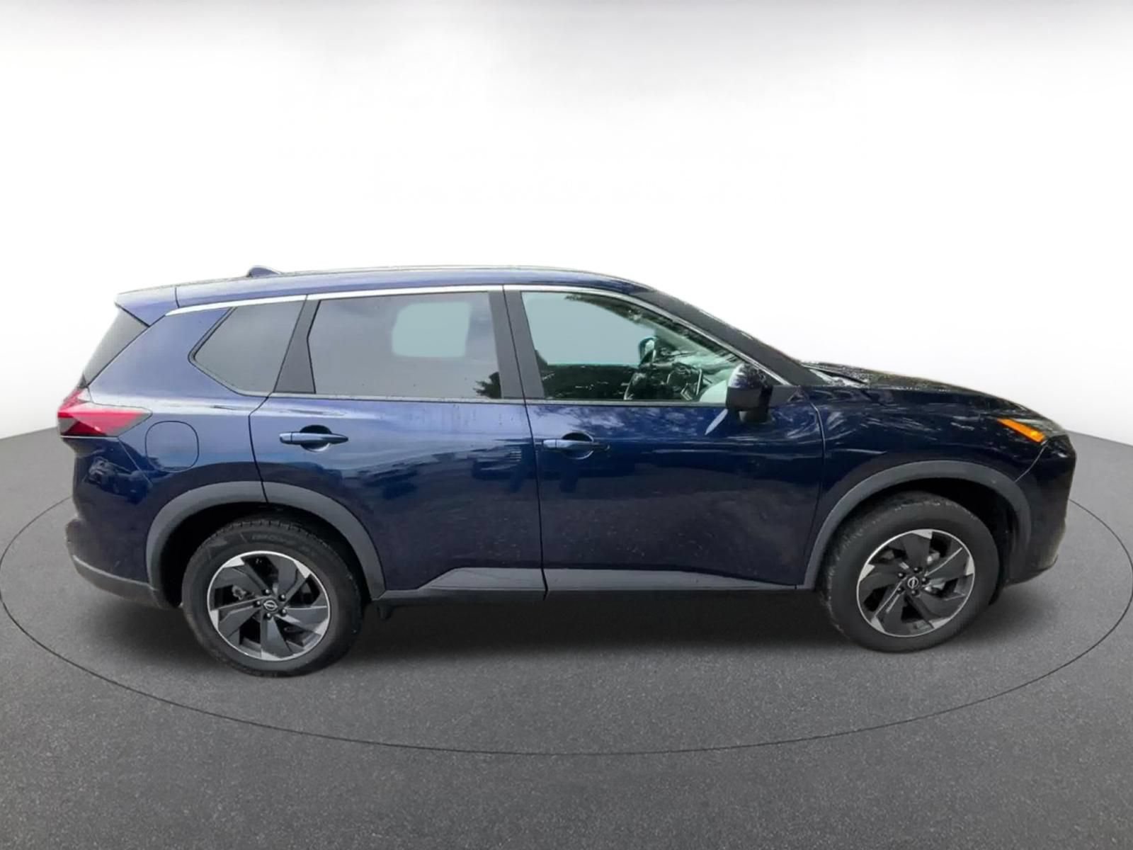Used 2025 Nissan Rogue SV FWD image 15
