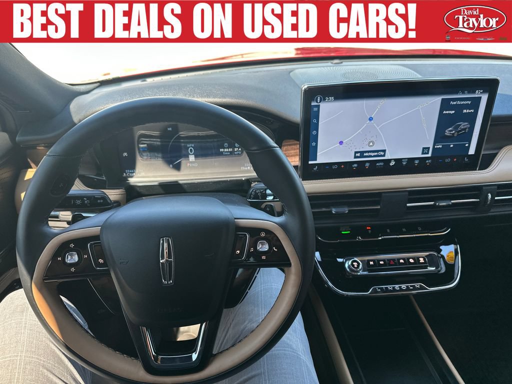 Used 2023 Lincoln Corsair Reserve w/ Jet Appearance Package AWD/4WD image 17