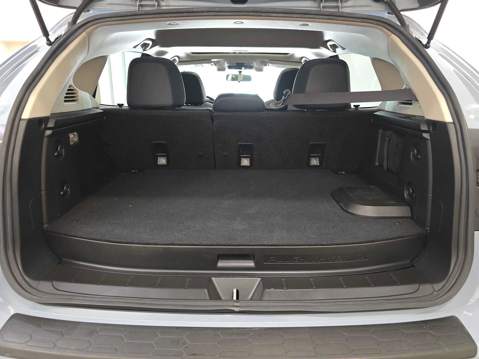 Used 2019 Subaru Crosstrek Hybrid w/ Moonroof Package w/Navigation AWD/4WD image 31