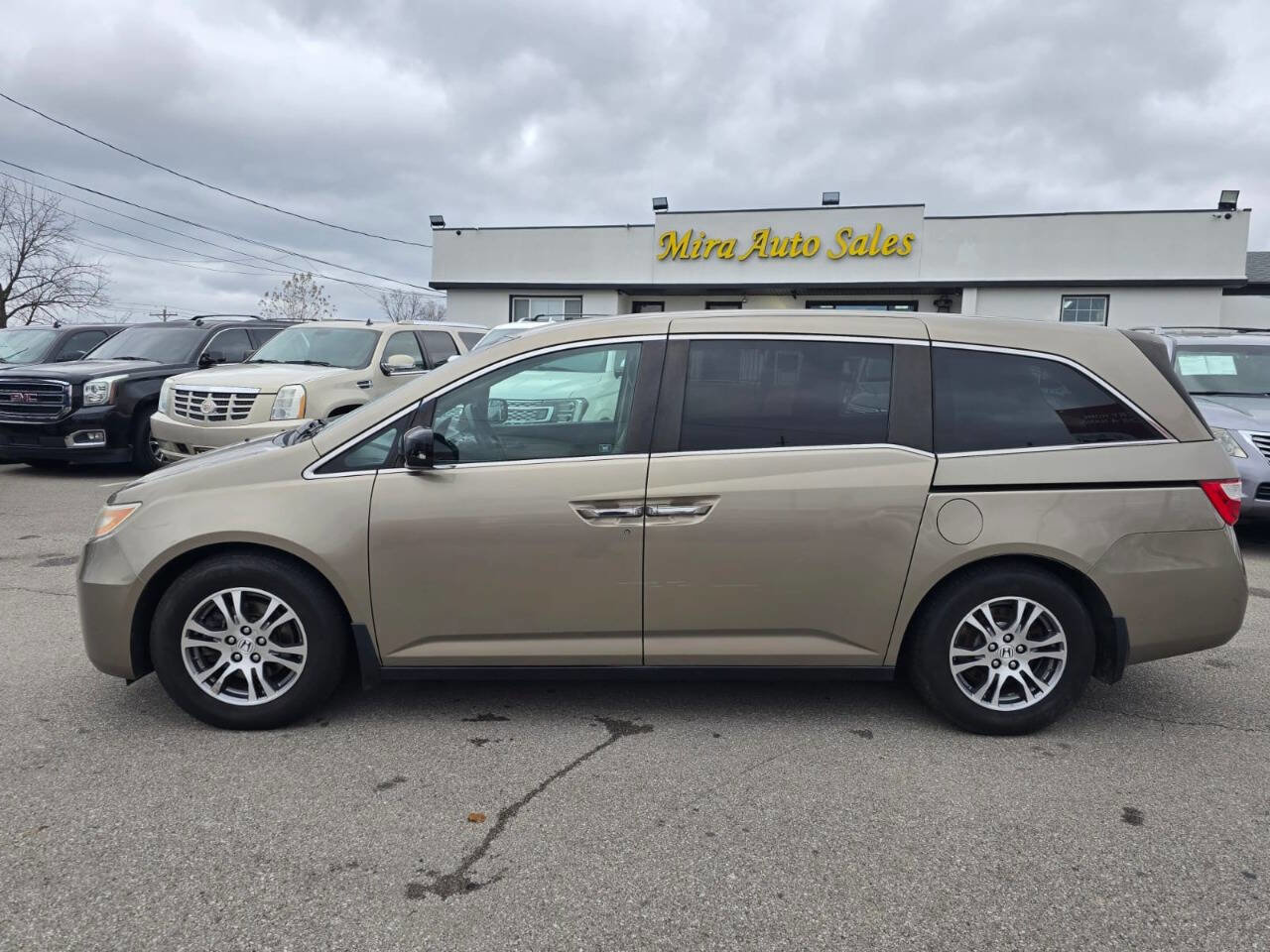 Used 2011 Honda Odyssey EX image 2