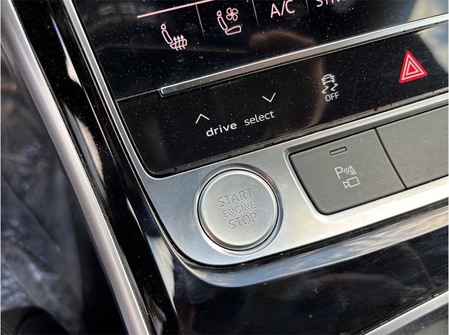 Used 2020 Audi A8 L 4.0T w/ Executive Package image 33