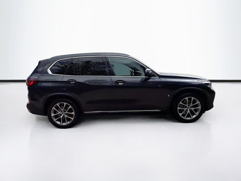 Used 2022 BMW X5 xDrive40i w/ Premium Package AWD/4WD image 4