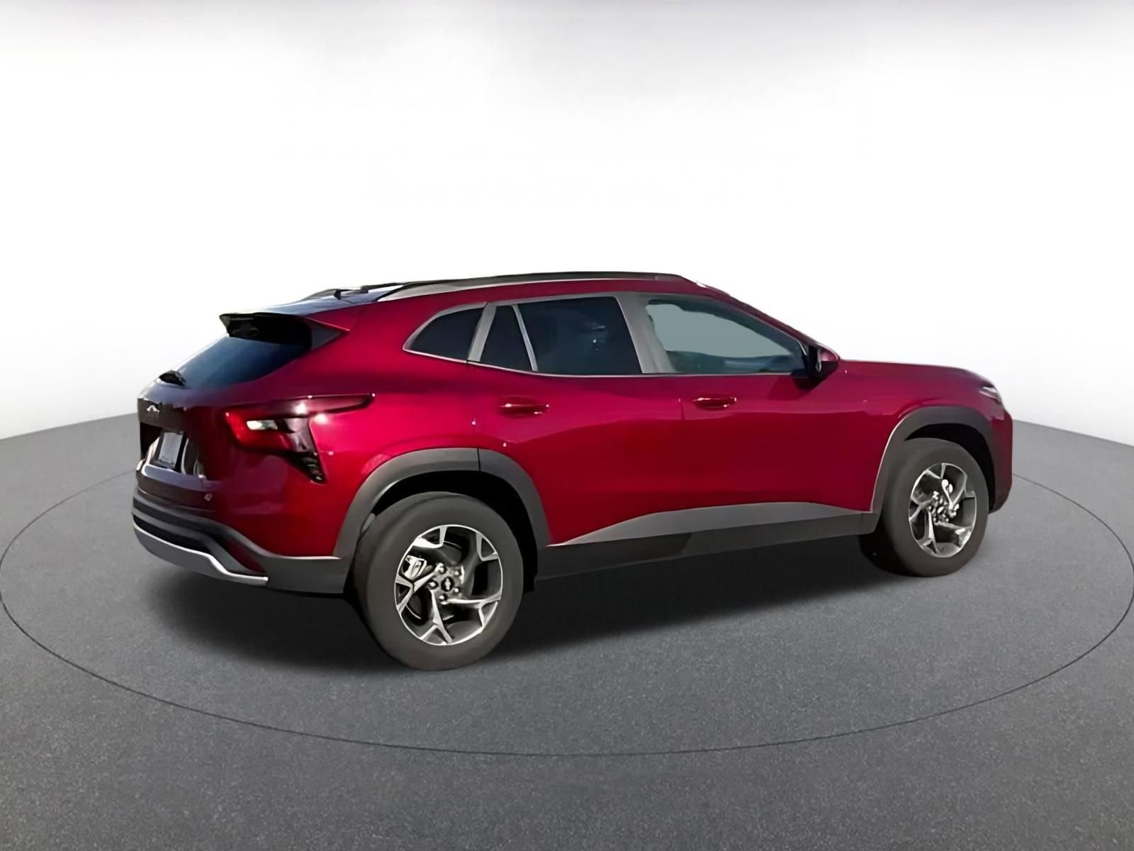 Used 2025 Chevrolet Trax LT w/ LT Convenience Package FWD image 9