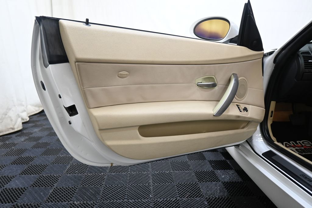 Used 2008 BMW Z4 3.0i RWD image 17