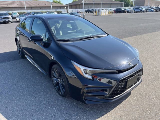 Used 2023 Toyota Corolla SE FWD image 3