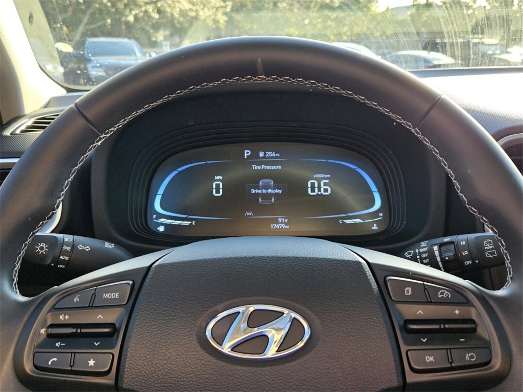 Certified 2024 Hyundai Venue SEL image 23