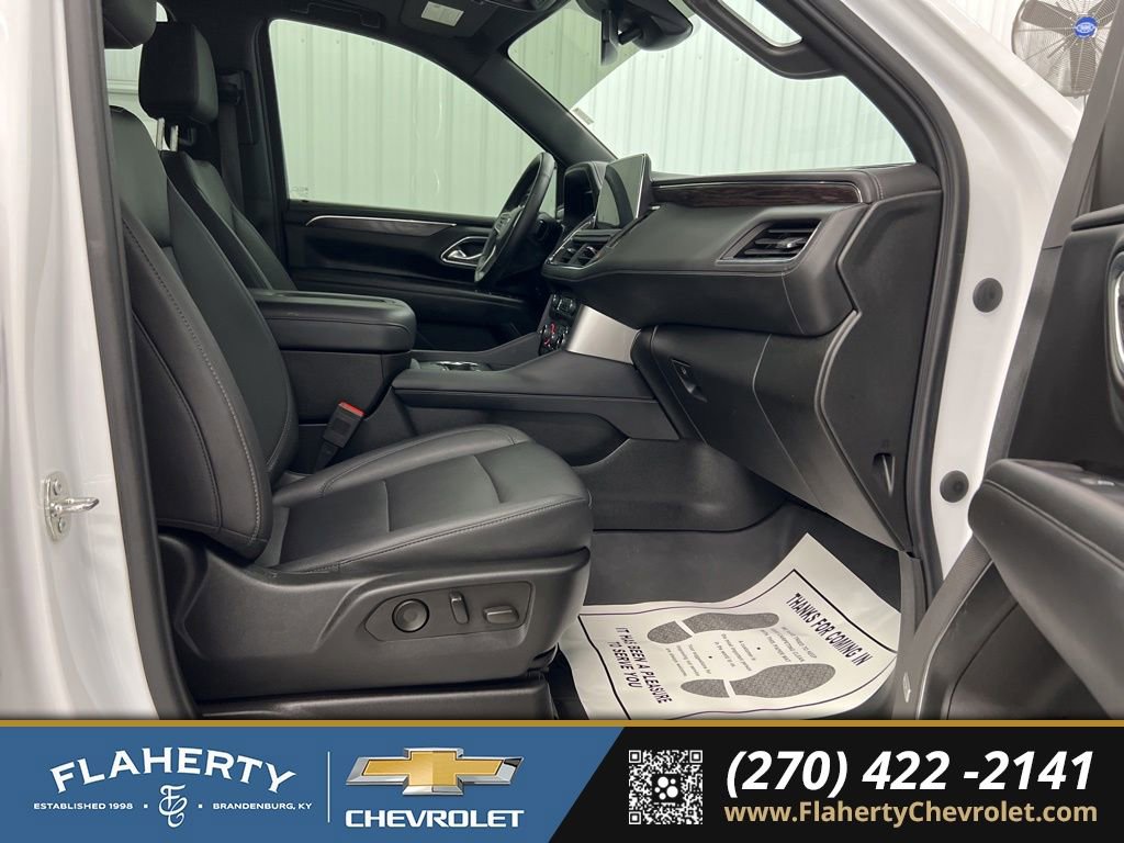 Used 2023 Chevrolet Tahoe Z71 w/ Luxury Package AWD/4WD image 15