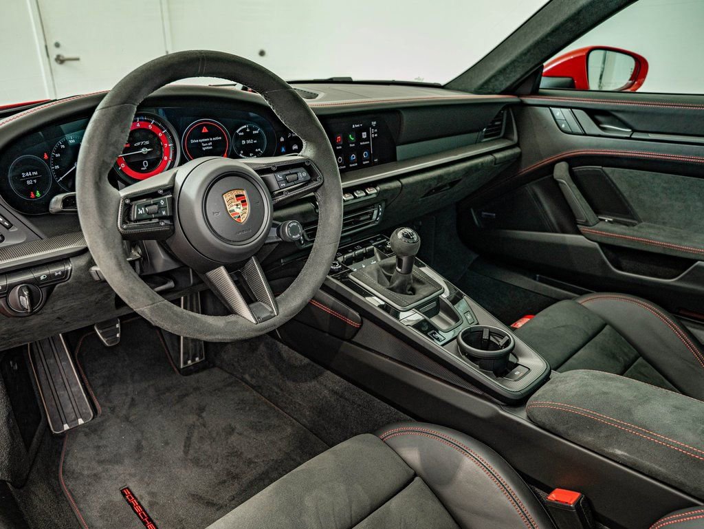 Certified 2024 Porsche 911 Carrera GTS RWD image 4