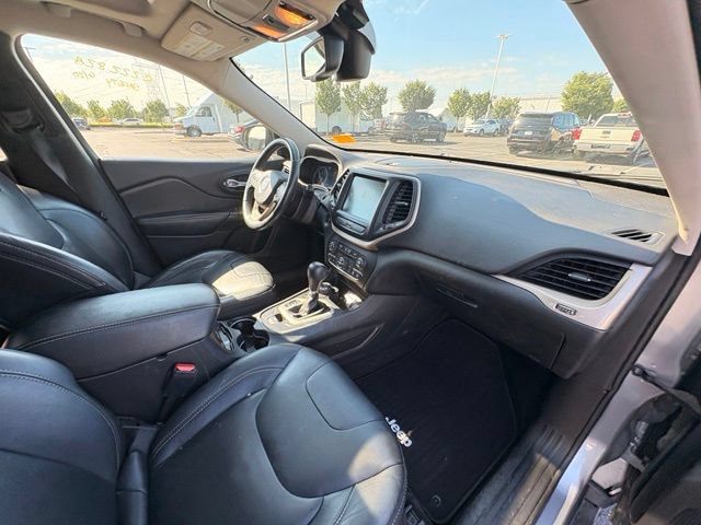 Used 2016 Jeep Cherokee Limited AWD/4WD image 16