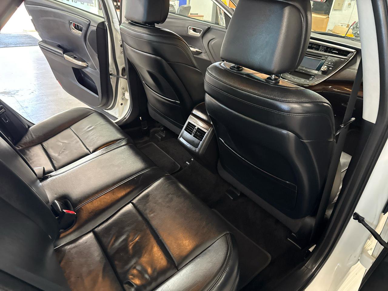 Used 2015 Toyota Avalon XLE FWD image 48