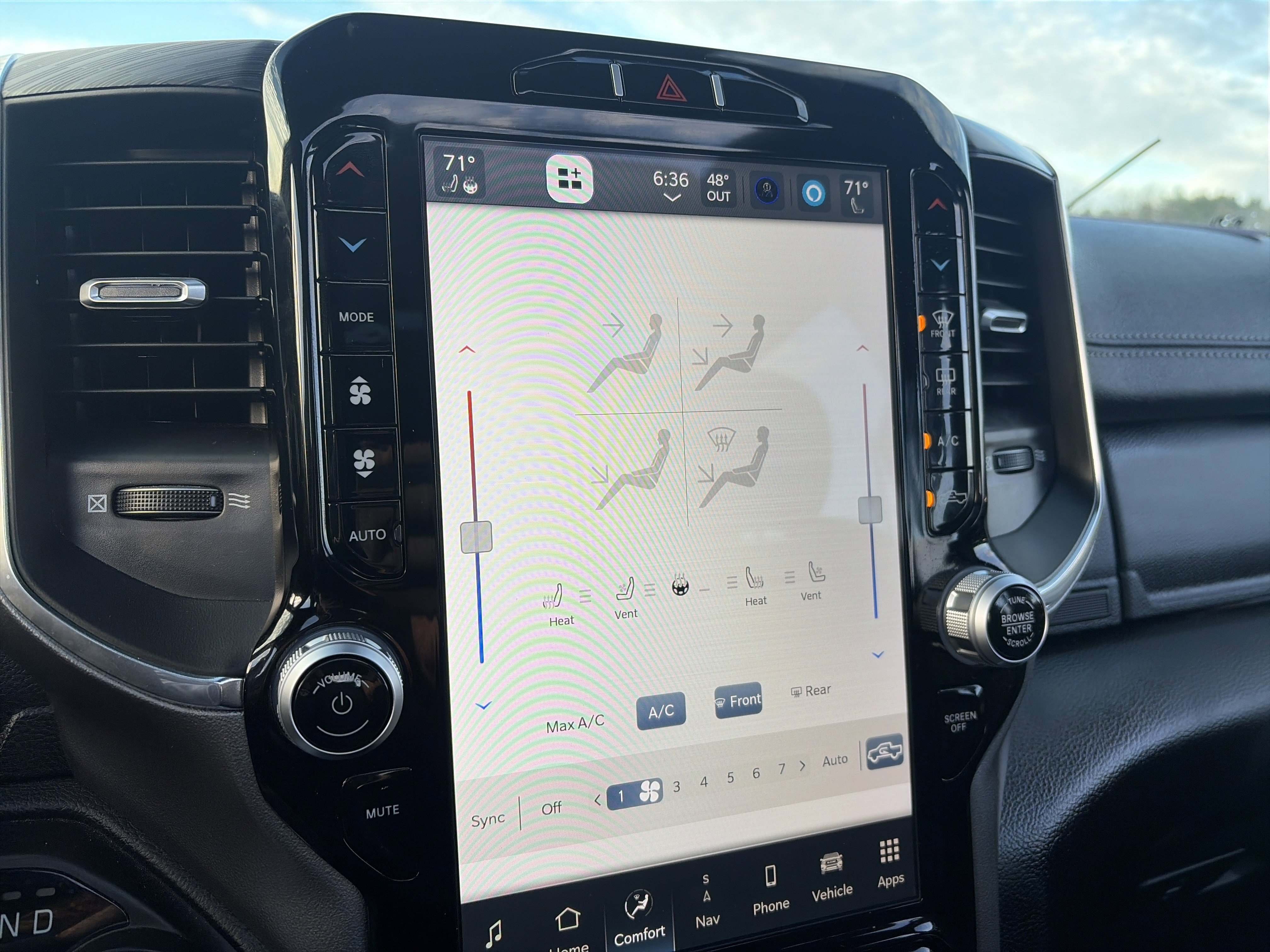 Used 2024 RAM 1500 Laramie image 45