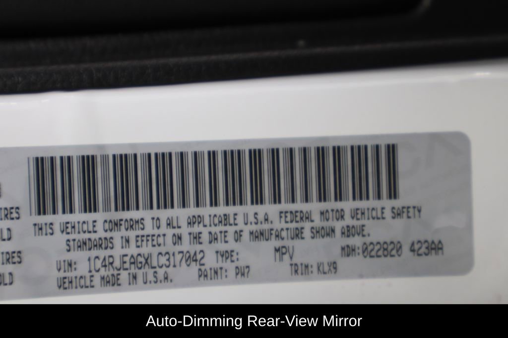 Used 2020 Jeep Grand Cherokee Altitude image 39