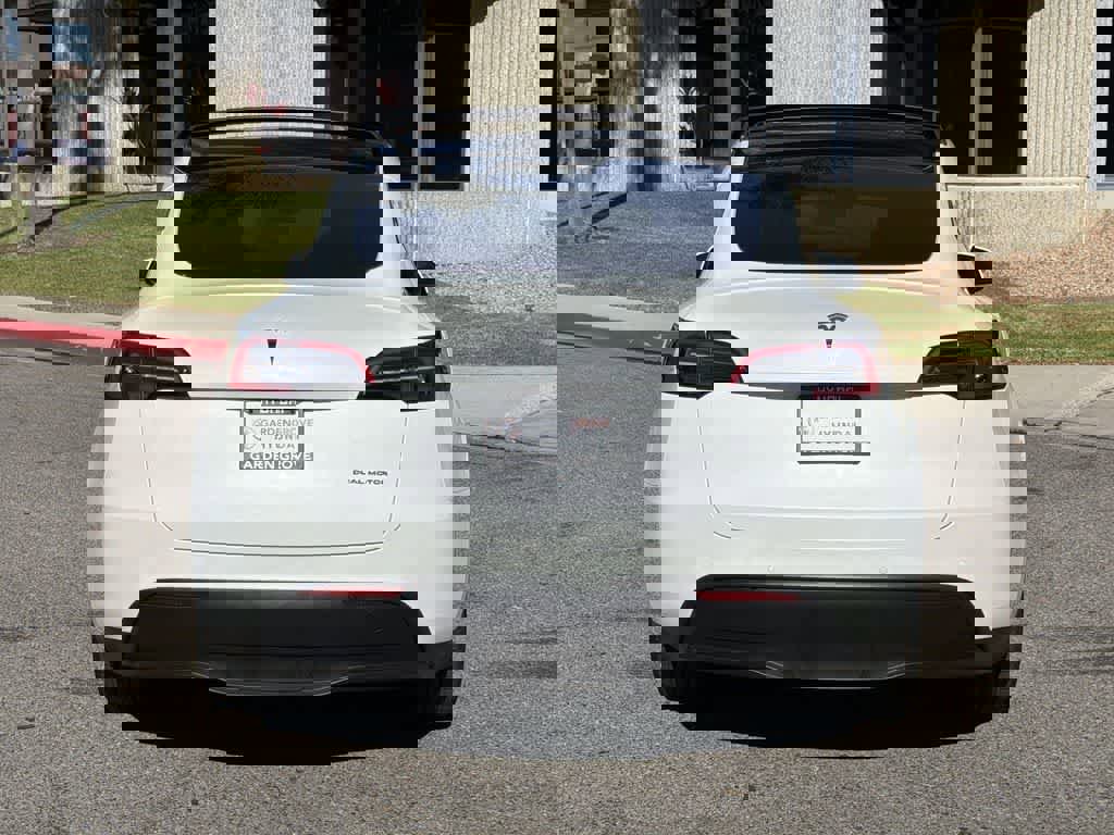 Used 2022 Tesla Model Y Long Range image 5