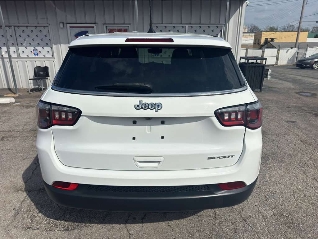 Used 2022 Jeep Compass Sport image 2