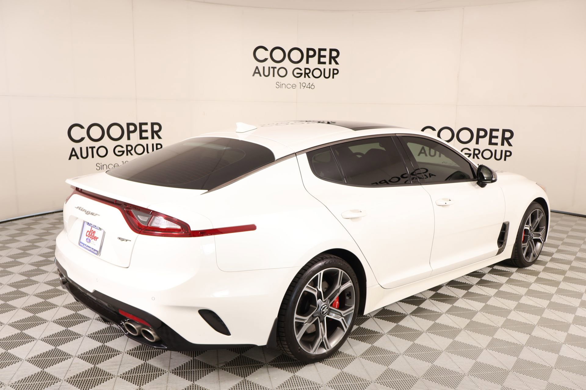 Used 2020 Kia Stinger GT1 RWD image 21
