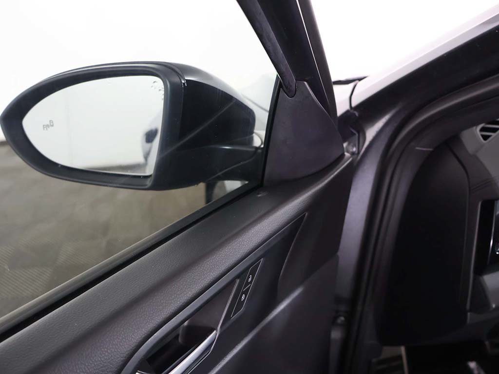 Used 2025 Volkswagen Jetta Sport FWD image 34