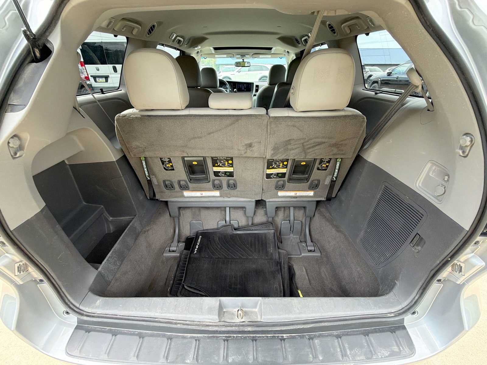 Used 2017 Toyota Sienna XLE AWD/4WD image 27