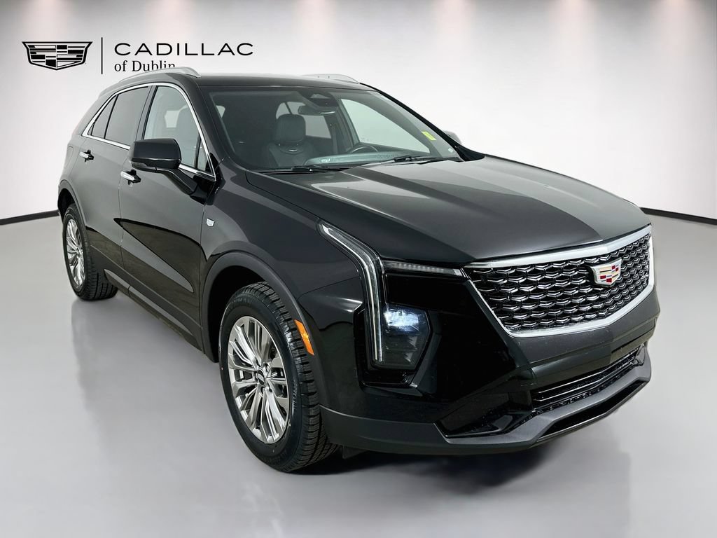 Used 2024 Cadillac XT4 Premium Luxury FWD image 3